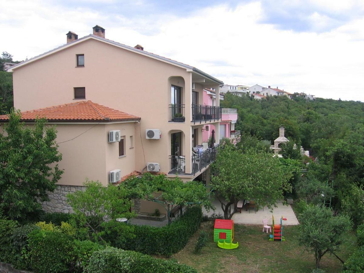 דירות יאדראנובו Apartman Valentic מראה חיצוני תמונה